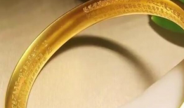 91万粉丝直播送金手镯,金手镯闪耀夺目